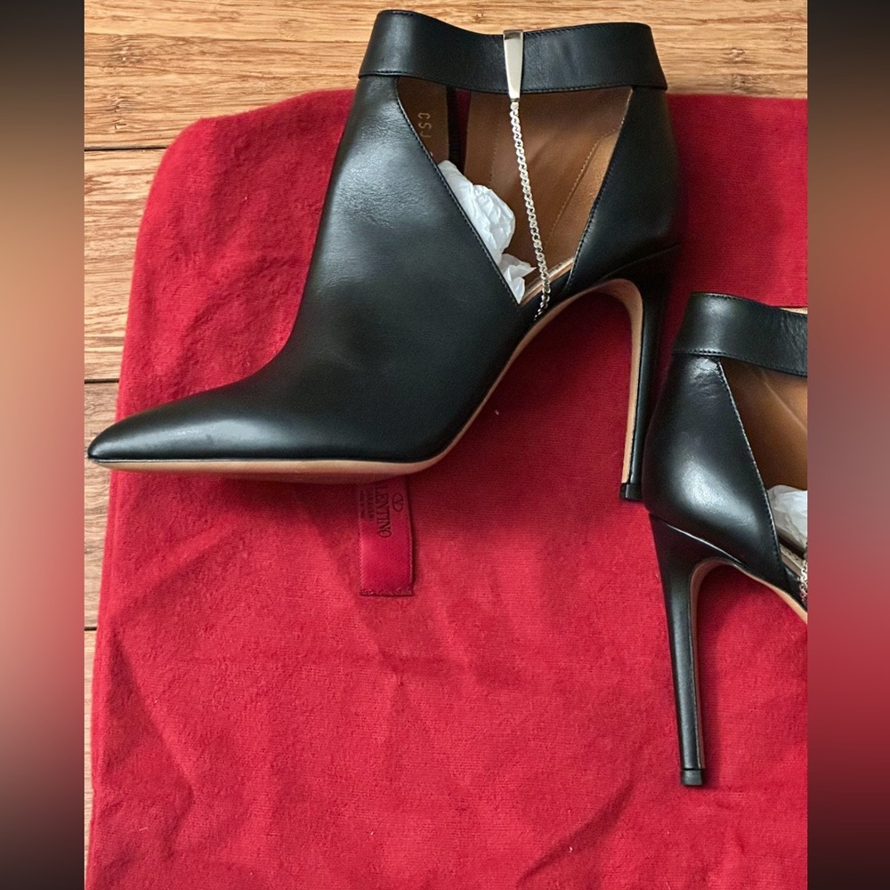 ⚡️Valentino•Sexy Stiletto Black Bootie Heels 👠